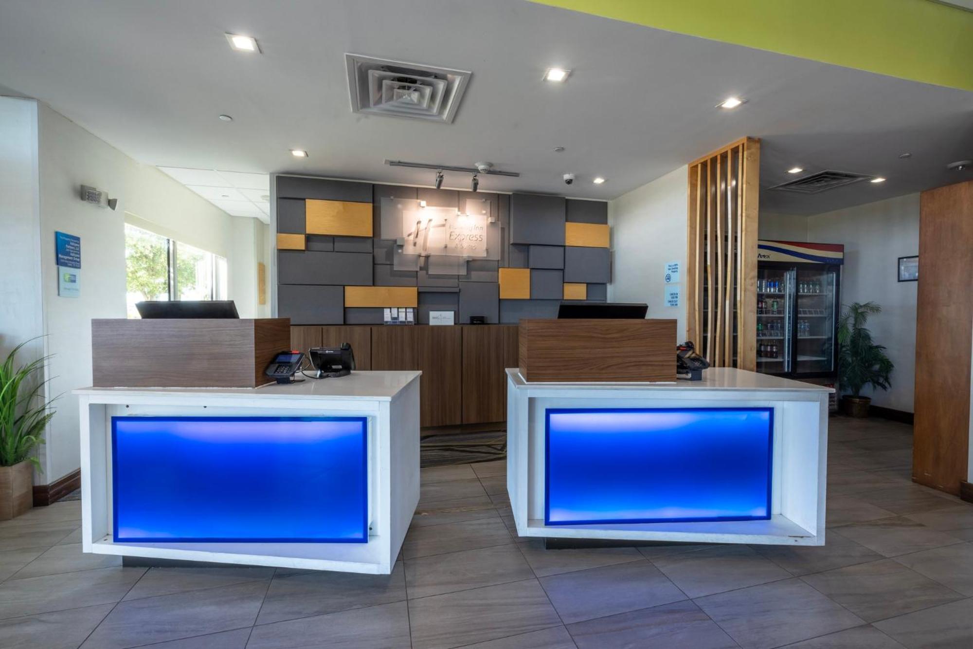 Holiday Inn Express & Suites Dallas Ne Arboretum Garland Eksteriør bilde